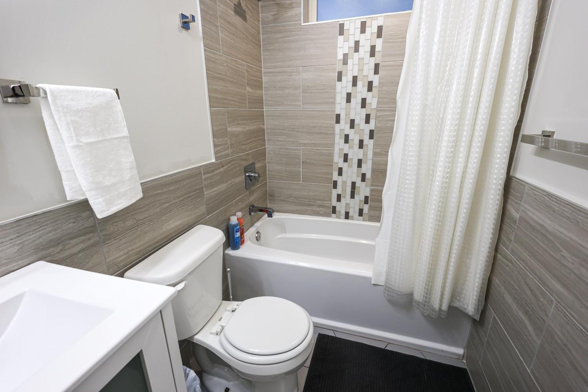 Apartment 3bed3bath-temple-patio,parking0,esk,wd